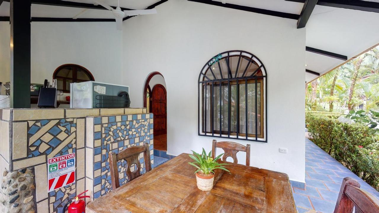The Scarlet Villas Ojochal Exterior photo