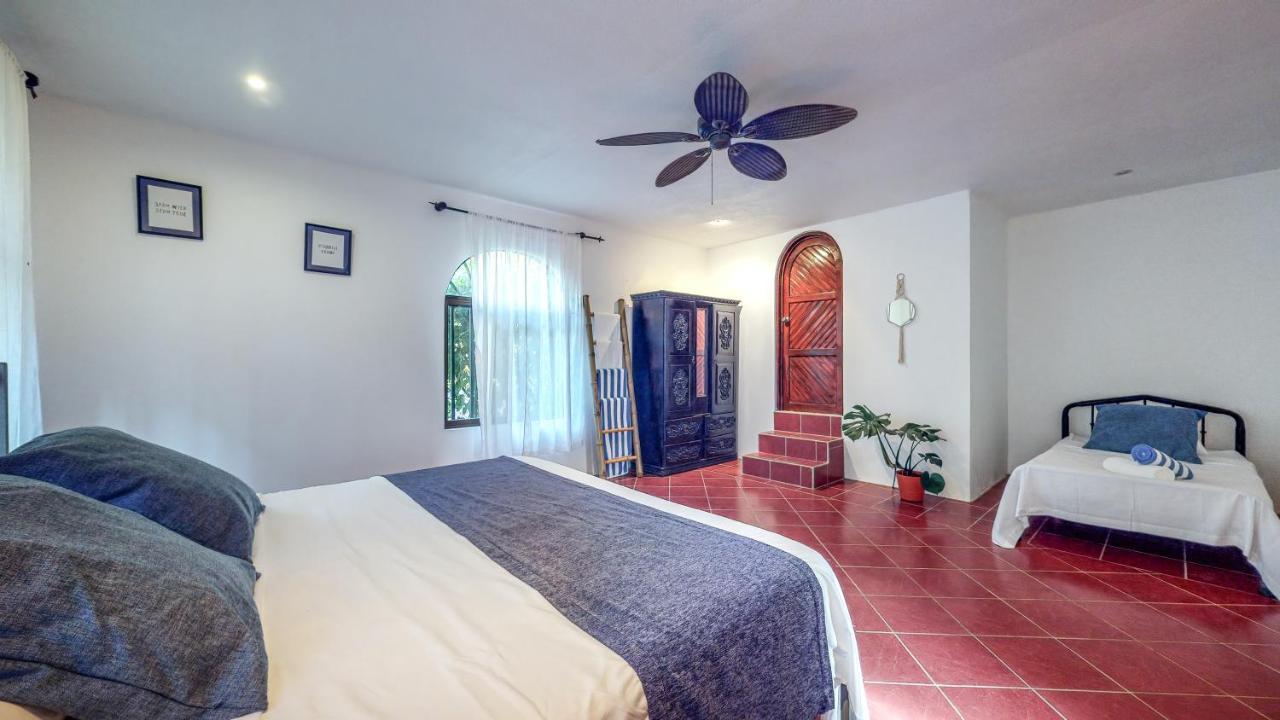 The Scarlet Villas Ojochal Exterior photo