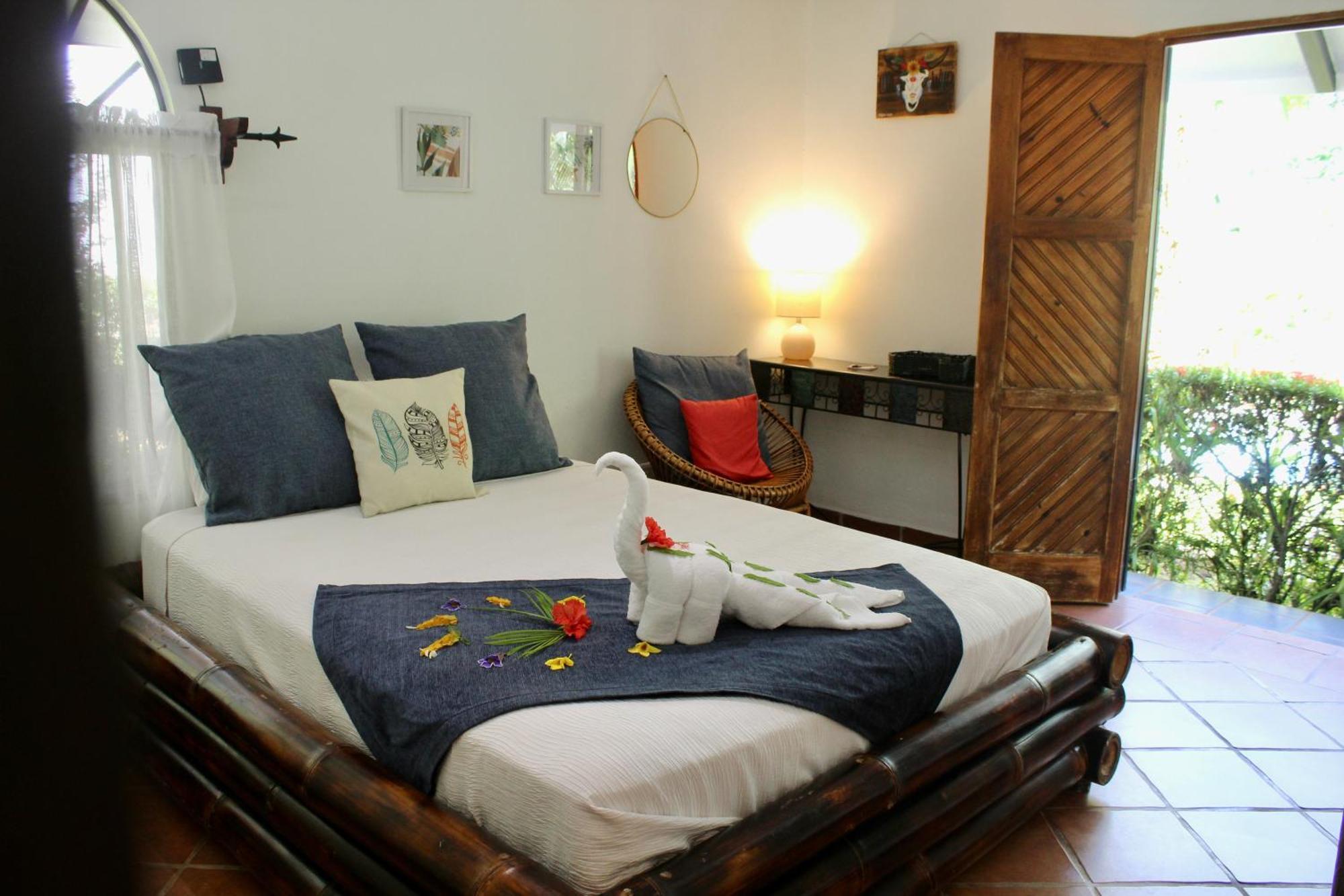 The Scarlet Villas Ojochal Exterior photo